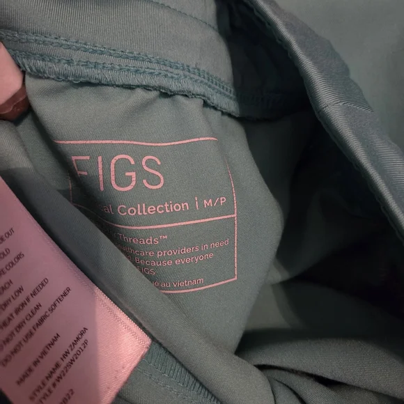 Figs Women's Surgical Green Joggers Scrub Pants - Picture 3 of 3